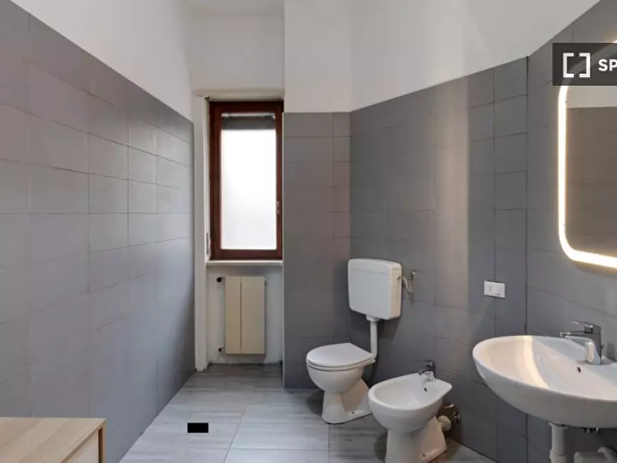 Immagine 9 di Camera condivisa in affitto  in Via Curtatone a Milano