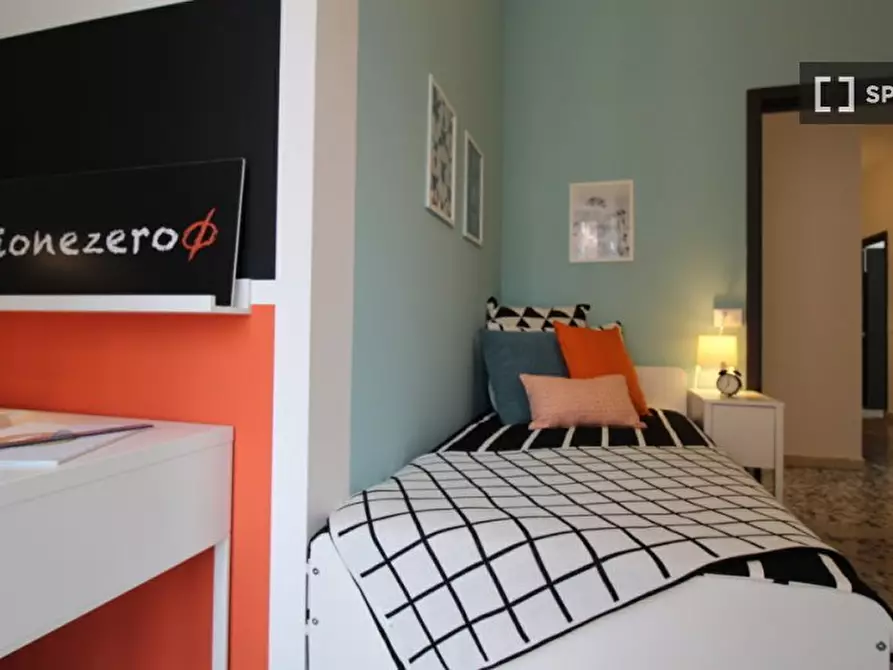 Immagine 2 di Camera condivisa in affitto  in Piave a Brescia