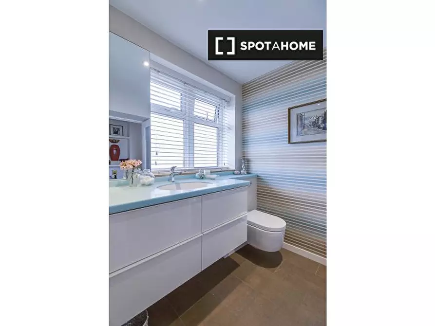 Immagine 13 di Appartamento in affitto  in Edbrooke Road a Paddington