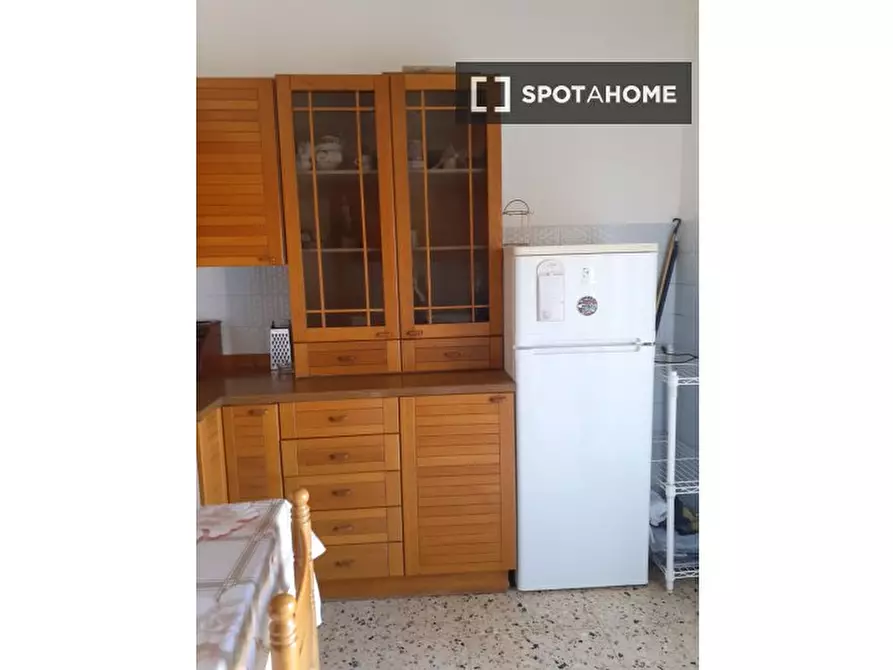 Immagine 5 di Camera condivisa in affitto  in Viale Alessandrino a Roma