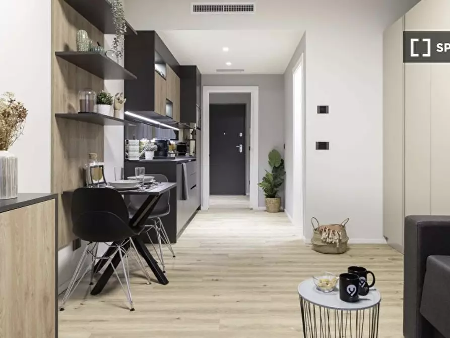 Immagine 10 di Ufficio in affitto  in Viale Monza a Milano