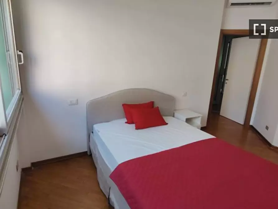 Immagine 1 di Camera condivisa in affitto  in Via del Ponte all'Asse a Firenze