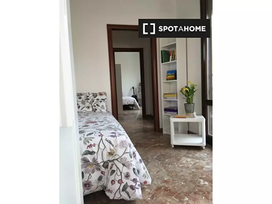 Immagine 2 di Camera condivisa in affitto  in Via Domenico Turazza a Padova