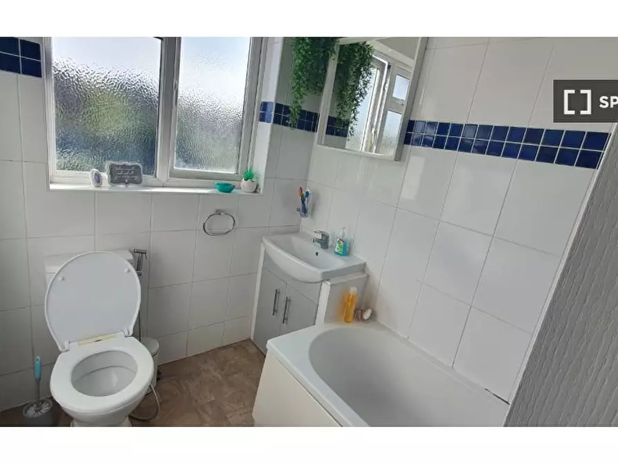 Immagine 4 di Camera condivisa in affitto  in Woodcroft Cres a Hillingdon
