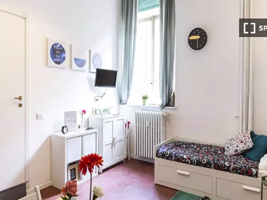 Immagine 2 di Camera condivisa in affitto  in Via Paolo Bassi Milan a Milano