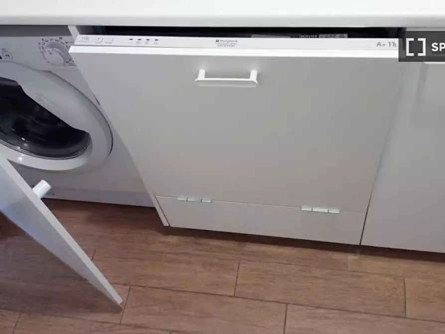 Immagine 6 di Camera condivisa in affitto  in Via Alghero a Roma