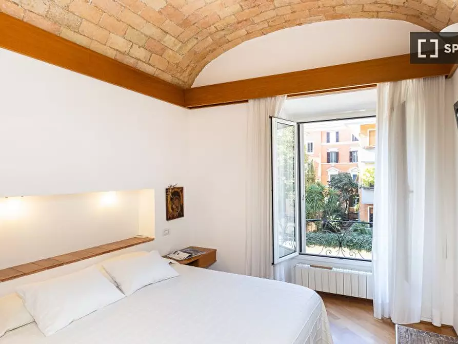 Immagine 18 di Appartamento in affitto  in Viale Giulio Cesare a Roma