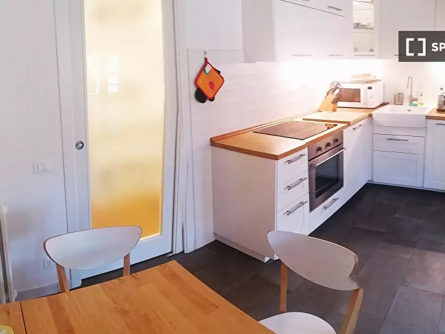 Immagine 3 di Camera condivisa in affitto  in Via dei Monti Lepini a Roma