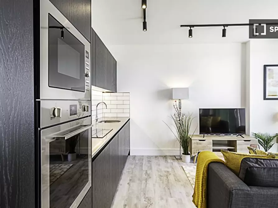 Immagine 11 di Appartamento in affitto  in Icon Tower a Ealing