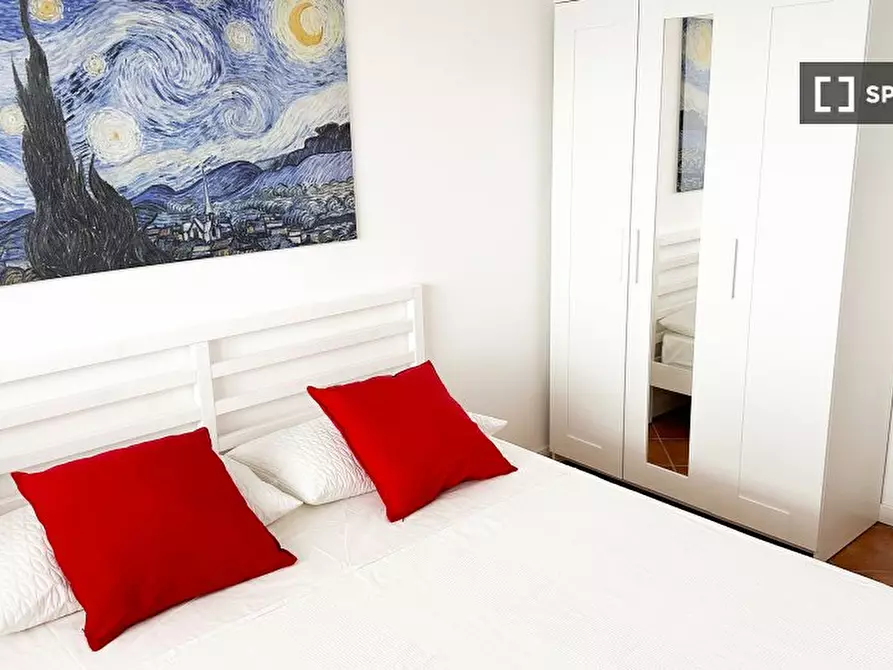 Immagine 16 di Camera condivisa in affitto  in Via Alberto Lupo a Roma