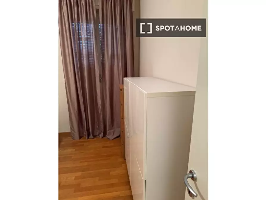 Immagine 3 di Camera condivisa in affitto  in Via Gherardo Forni a Bologna