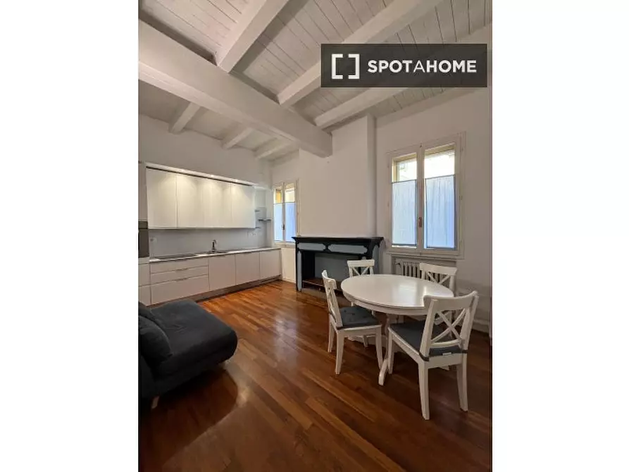 Immagine 1 di Appartamento in affitto  in Via del Borgo di S. Pietro a Bologna