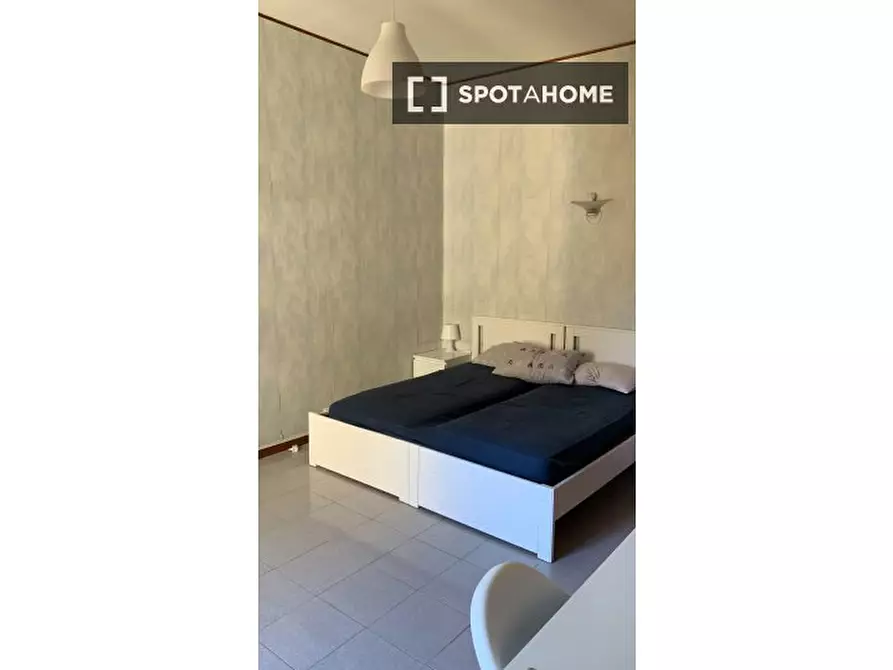 Immagine 4 di Camera condivisa in affitto  in Via Carlo Mirabello a Roma