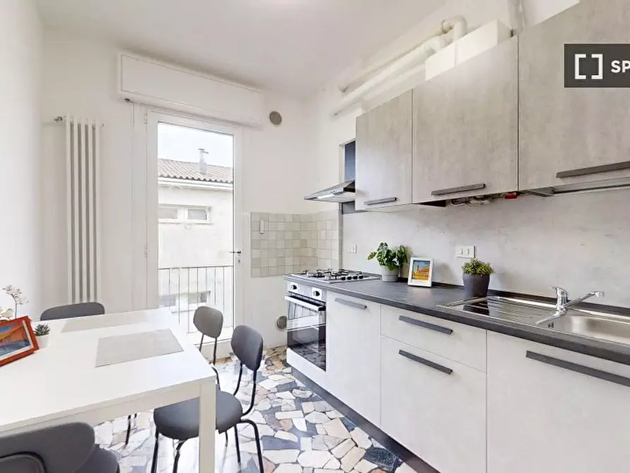 Immagine 5 di Camera condivisa in affitto  in VIA leonardo zize a Padova