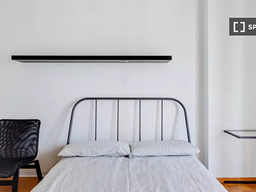 Immagine 3 di Camera condivisa in affitto  in Via Curtatone a Milano