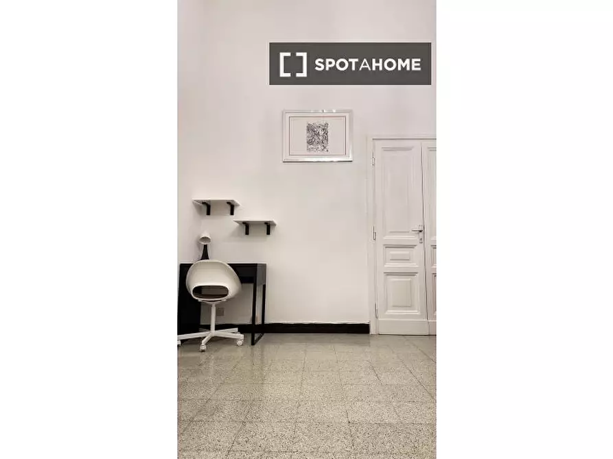 Immagine 15 di Camera condivisa in affitto  in Via Voghera a Roma