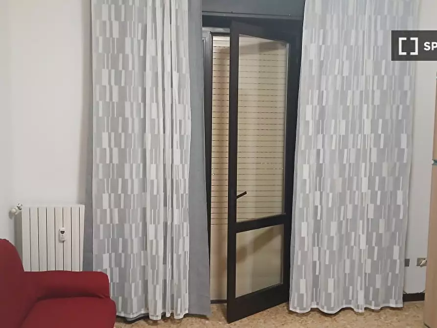 Immagine 2 di Camera condivisa in affitto  in Via Innocenzo Isimbardi a Milano