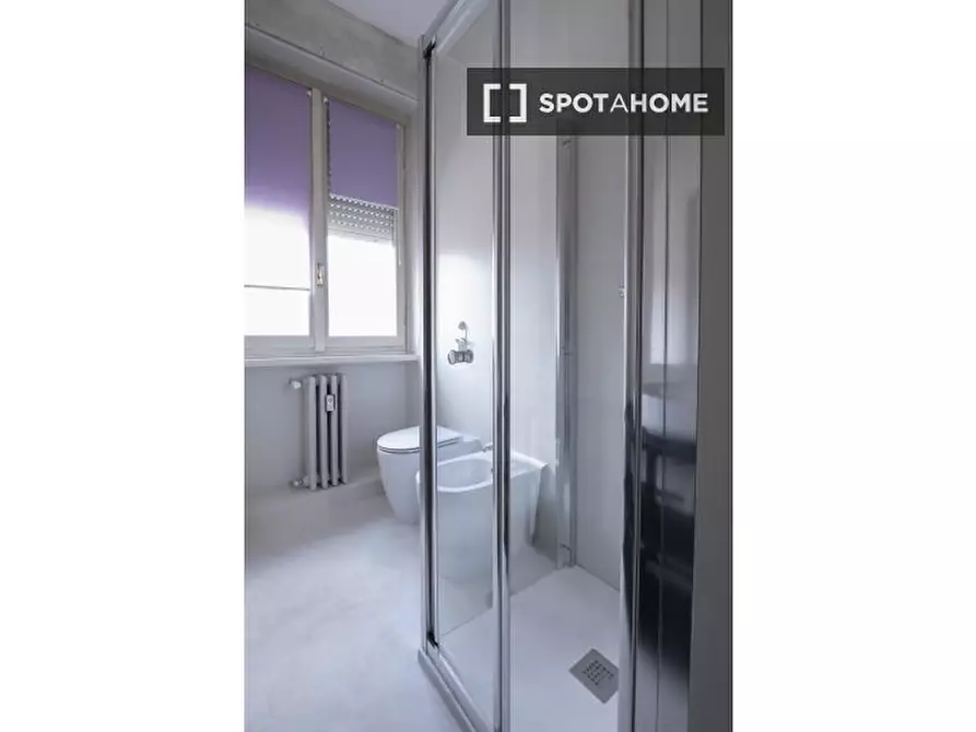 Immagine 18 di Camera condivisa in affitto  in Viale Francesco Restelli a Milano