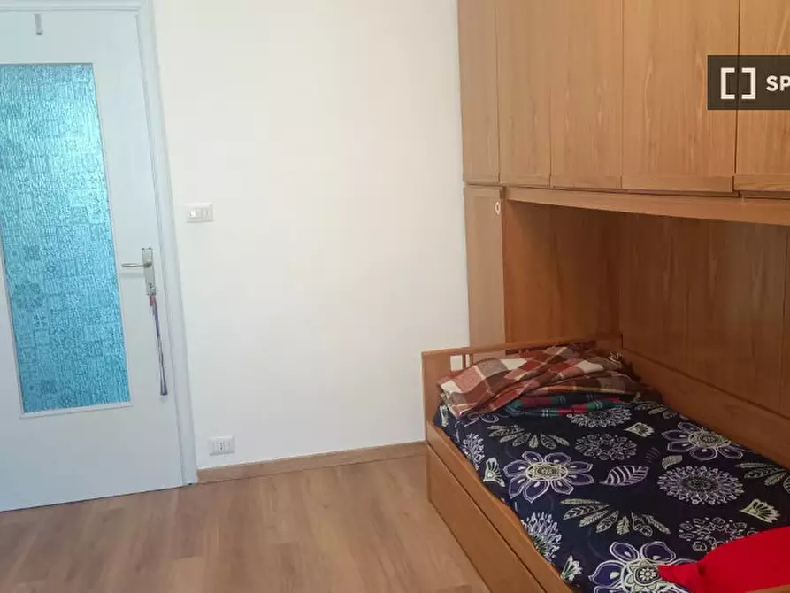 Immagine 2 di Camera condivisa in affitto  in Via Cortemilia a Torino