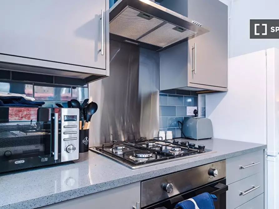 Immagine 4 di Appartamento in affitto  in Alpha St a 