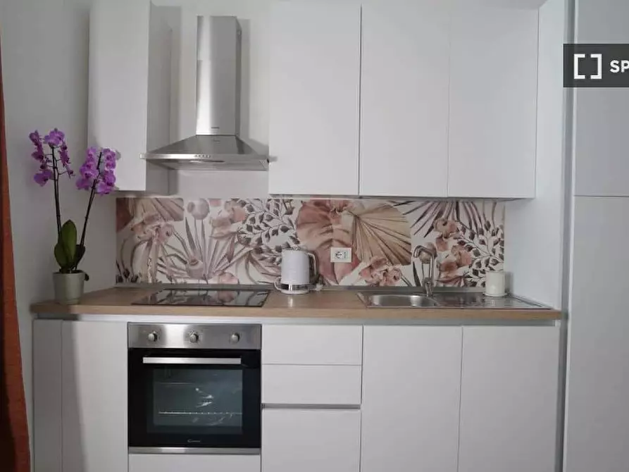 Immagine 10 di Appartamento in affitto  in Via San Cosmo Fuori Porta Nolana a Napoli