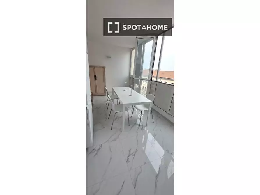 Immagine 9 di Appartamento in affitto  in Via Giulio e Corrado Venini a Milano