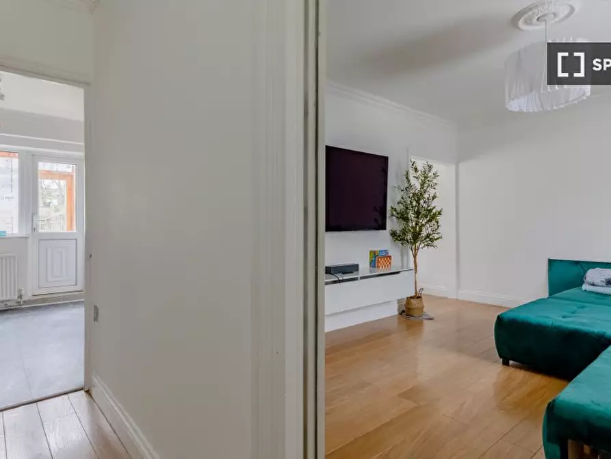 Immagine 8 di Appartamento in affitto  in Grange Park Rd a Walthamstow