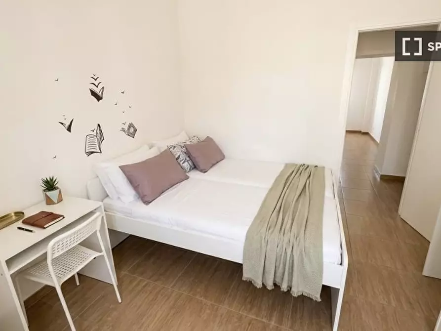 Immagine 1 di Camera condivisa in affitto  in Vico Tinellari a Napoli