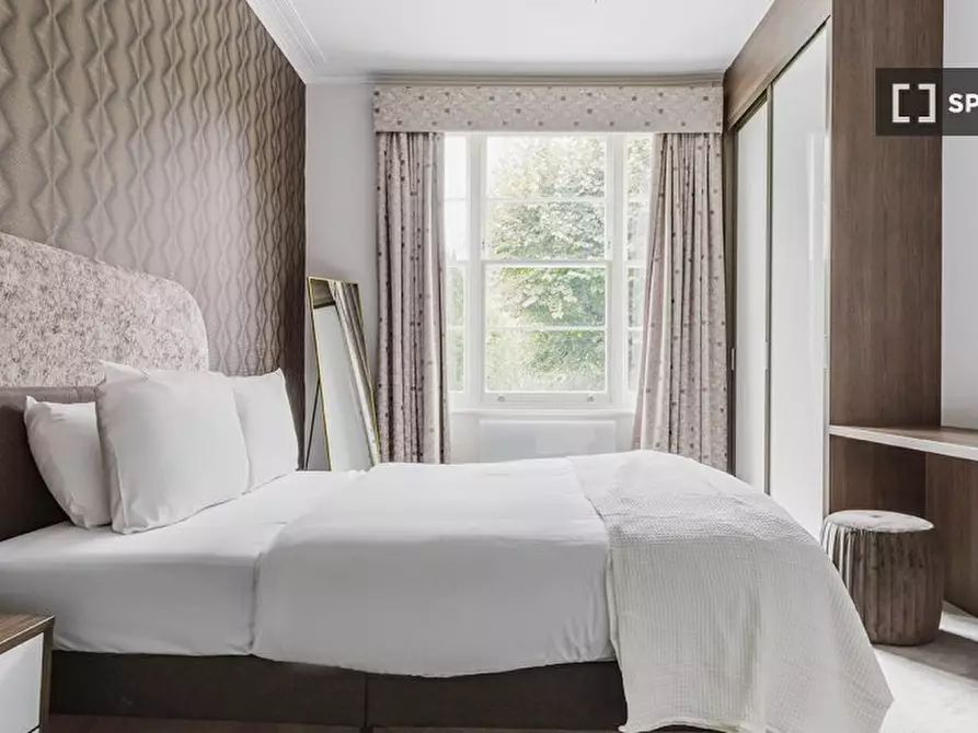 Immagine 11 di Appartamento in affitto  in Elgin Cres a Kensington