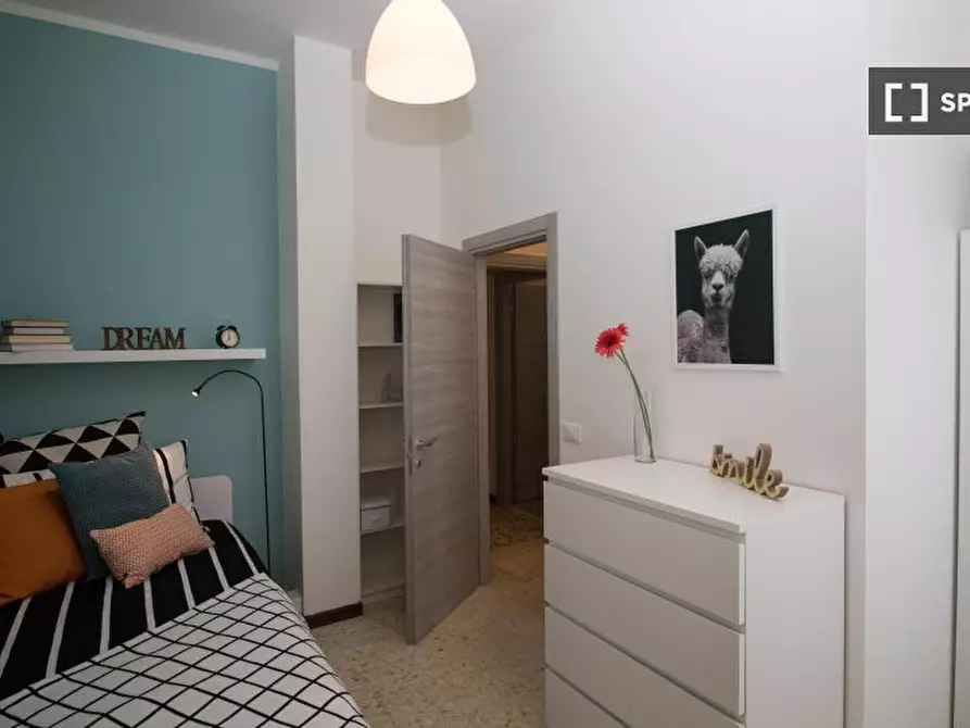 Immagine 2 di Camera condivisa in affitto  in Pasubio/C a Brescia