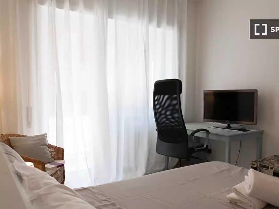 Immagine 3 di Camera condivisa in affitto  in Viale Marco Fulvio Nobiliore, 00175 Roma RM, Italy a Roma