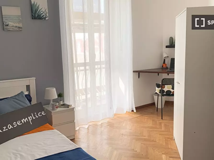 Immagine 2 di Camera condivisa in affitto  in Via Caraglio a Torino