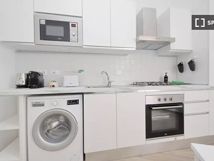 Immagine 9 di Appartamento in affitto  in Via Lorenzo il Magnifico a Roma