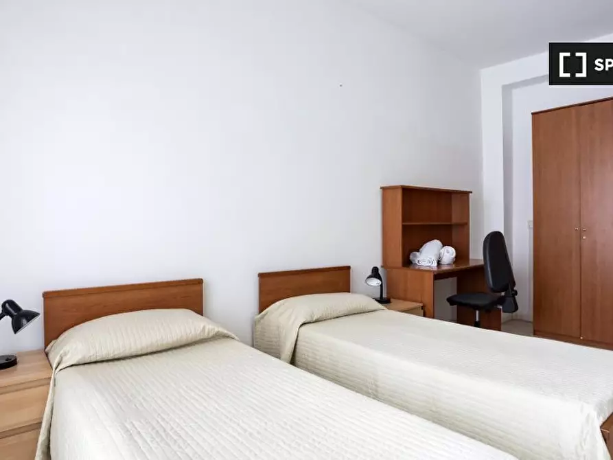 Immagine 15 di Camera condivisa in affitto  in Via Ugolino Cavalcabò a Roma