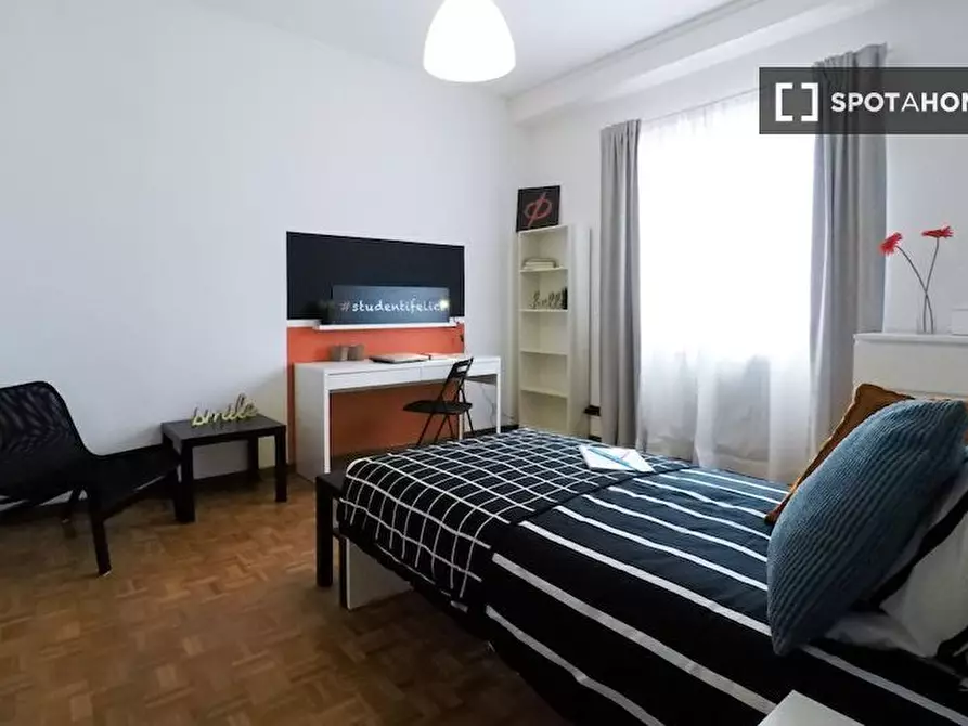 Immagine 6 di Camera condivisa in affitto  in Mantova a Brescia