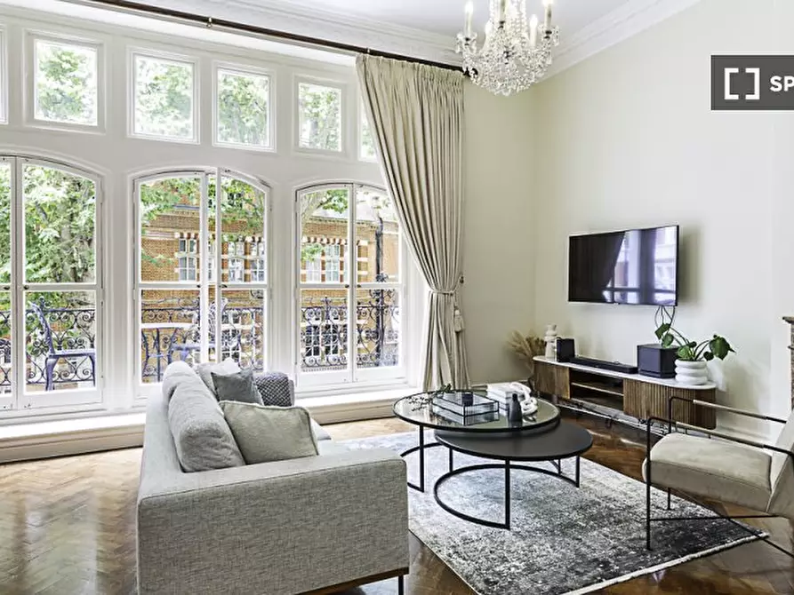 Immagine 1 di Appartamento in affitto  in -13 Kensington Court a Kensington