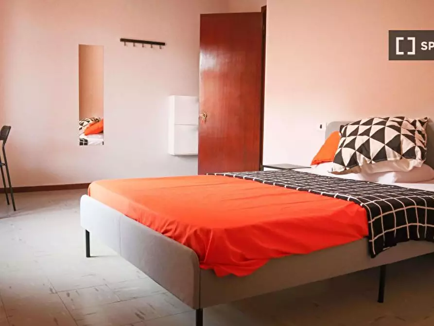 Immagine 2 di Camera condivisa in affitto  in Via tigellio a Cagliari