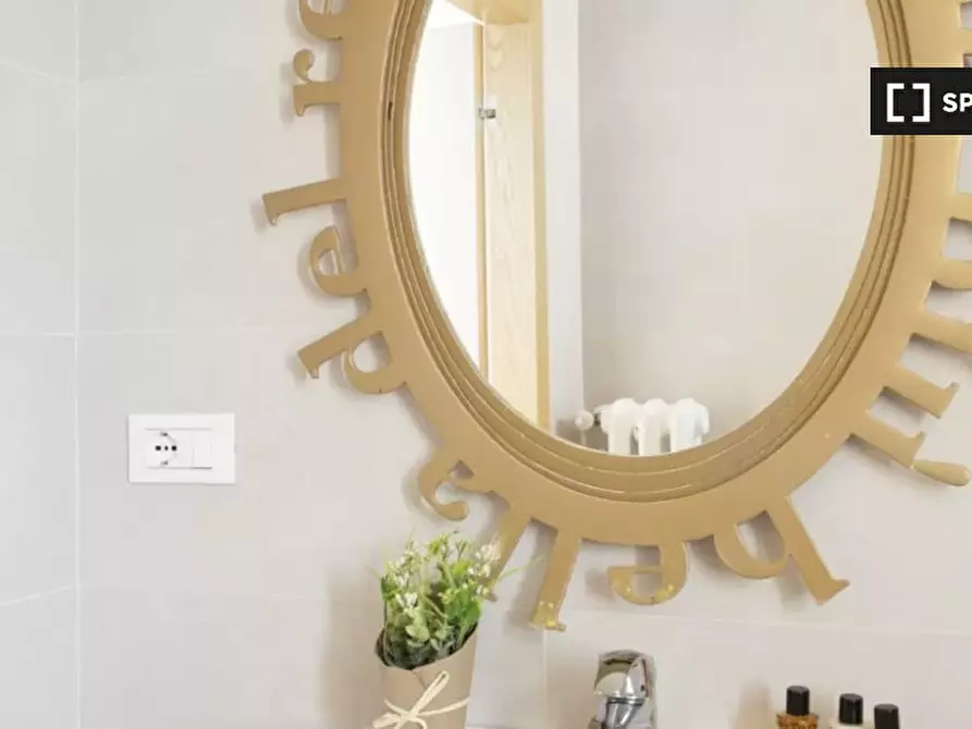 Immagine 14 di Appartamento in affitto  in Via Cesare Battisti a Bologna