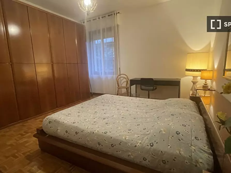 Immagine 1 di Camera condivisa in affitto  in Via Ugo Foscolo a Scandicci