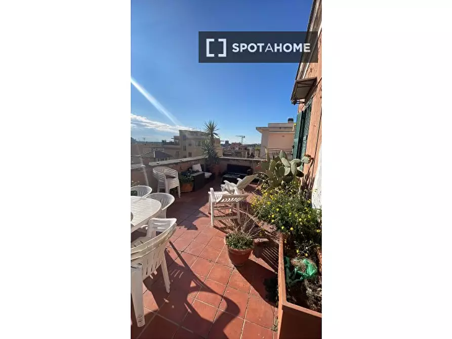 Immagine 7 di Camera condivisa in affitto  in Via Giulia di Gallese a Roma