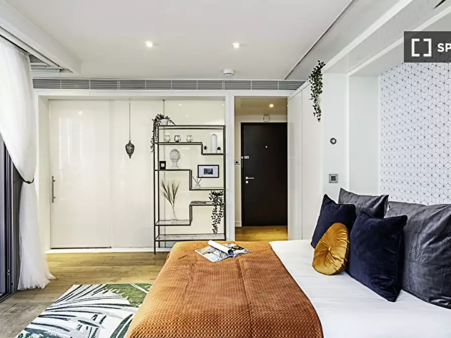 Immagine 13 di Ufficio in affitto  in Central Saint Giles Piazza a Camden Town