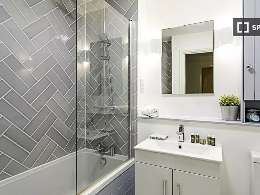 Immagine 5 di Appartamento in affitto  in New Road a Poplar