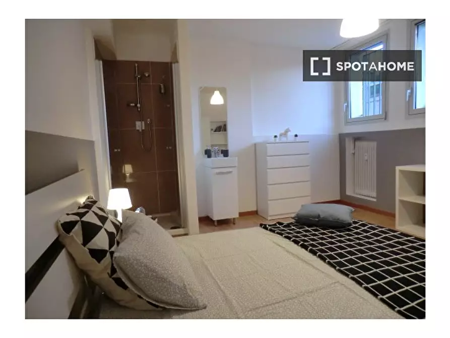 Immagine 3 di Camera condivisa in affitto  in Via Pietro Canal a Padova