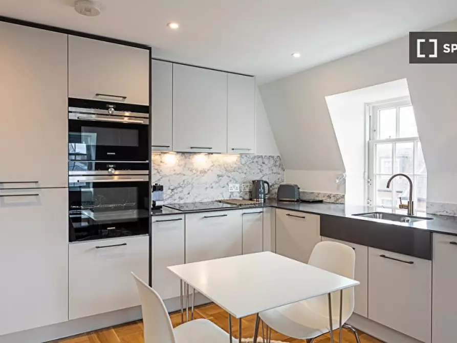Immagine 10 di Appartamento in affitto  in Peacock Court a Hammersmith