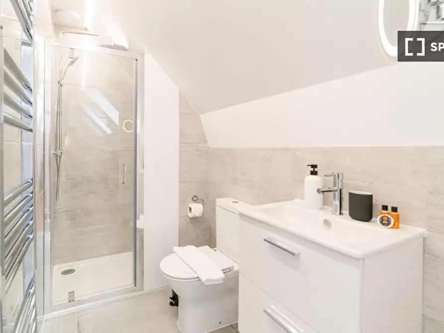 Immagine 5 di Appartamento in affitto  in Queens Rd a Walthamstow