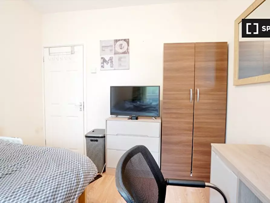 Immagine 8 di Camera condivisa in affitto  in Gill St a Poplar
