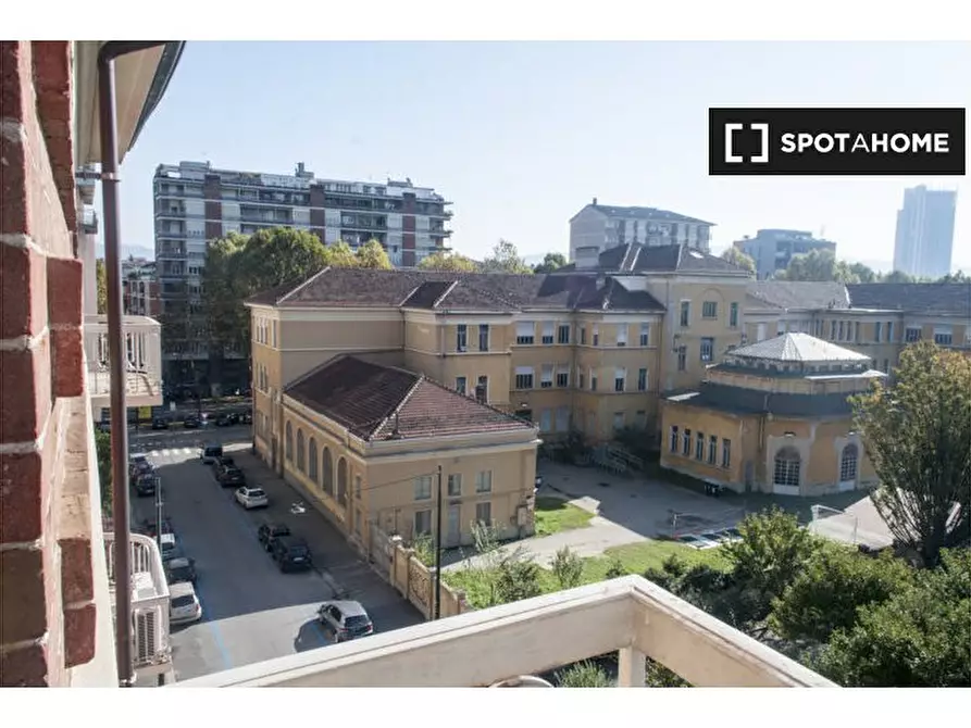 Immagine 10 di Camera condivisa in affitto  in Via Aldo Barbaro a Torino