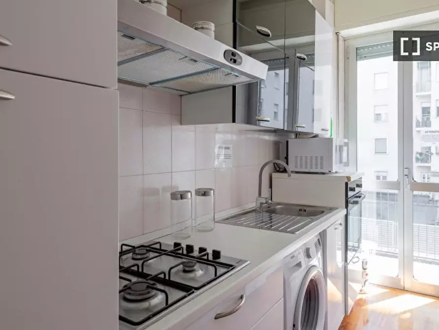 Immagine 10 di Camera condivisa in affitto  in Via Oglio a Milano