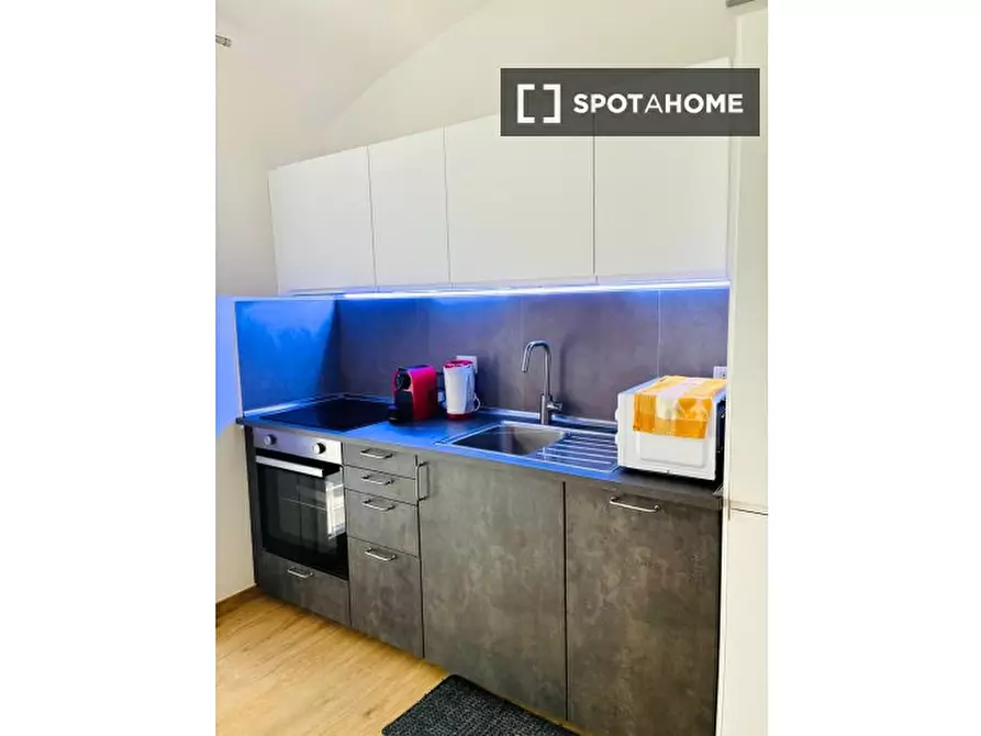 Immagine 6 di Ufficio in affitto  in Via dei Lucani a Roma