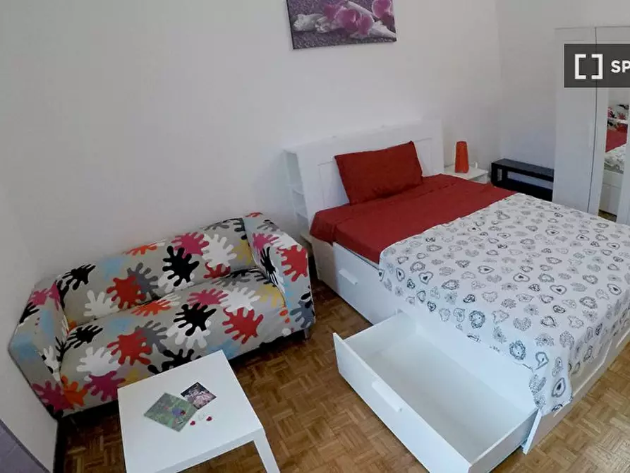 Immagine 5 di Camera condivisa in affitto  in Via Montebello a Firenze